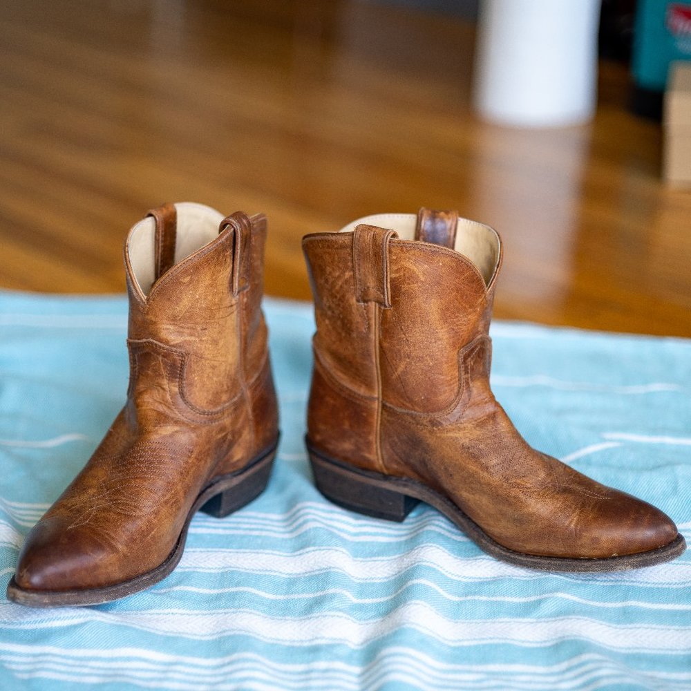 Frye Cognac Billy Short Western Boots Size 10